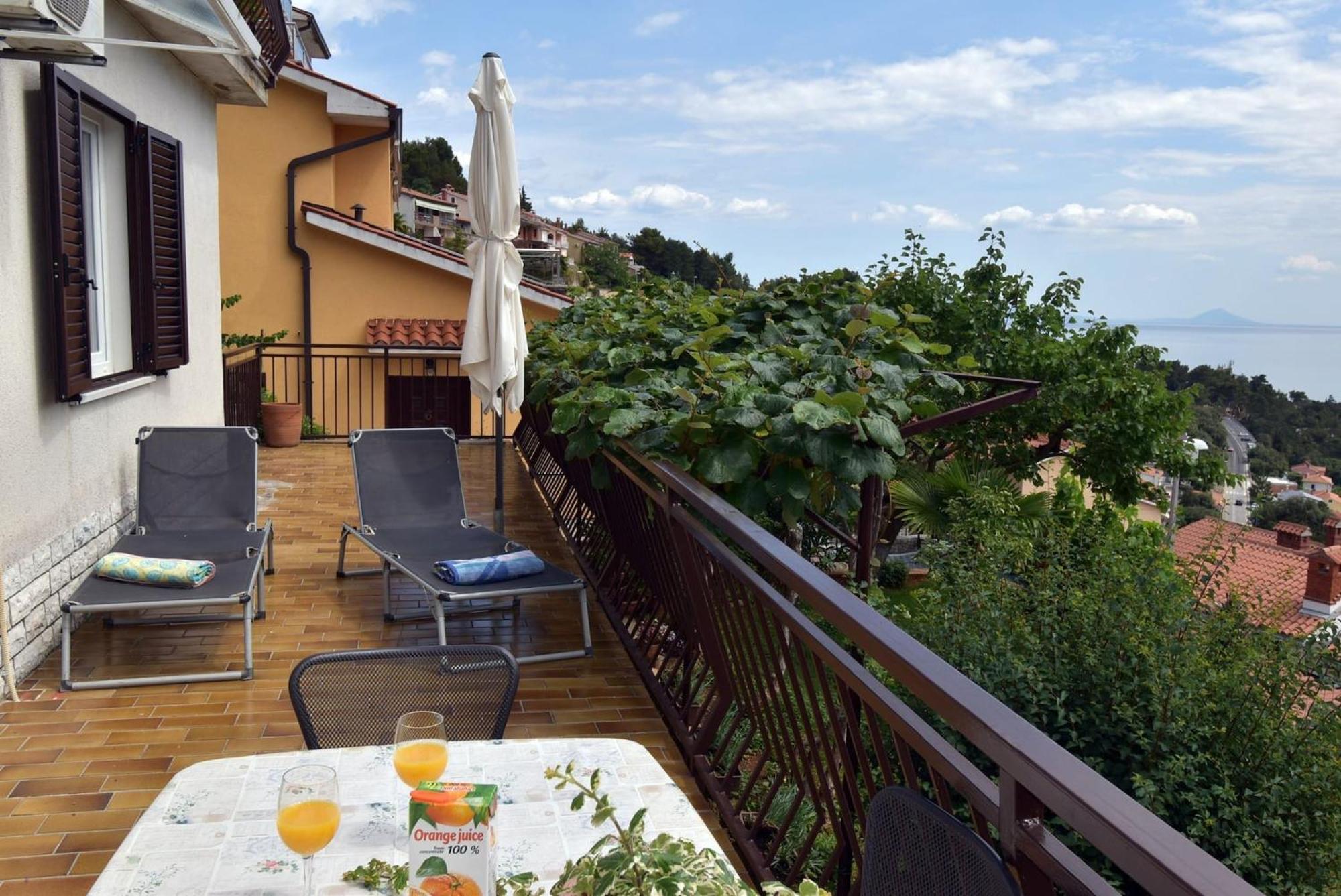 Apartment Neda In Rabac With Bay View Экстерьер фото