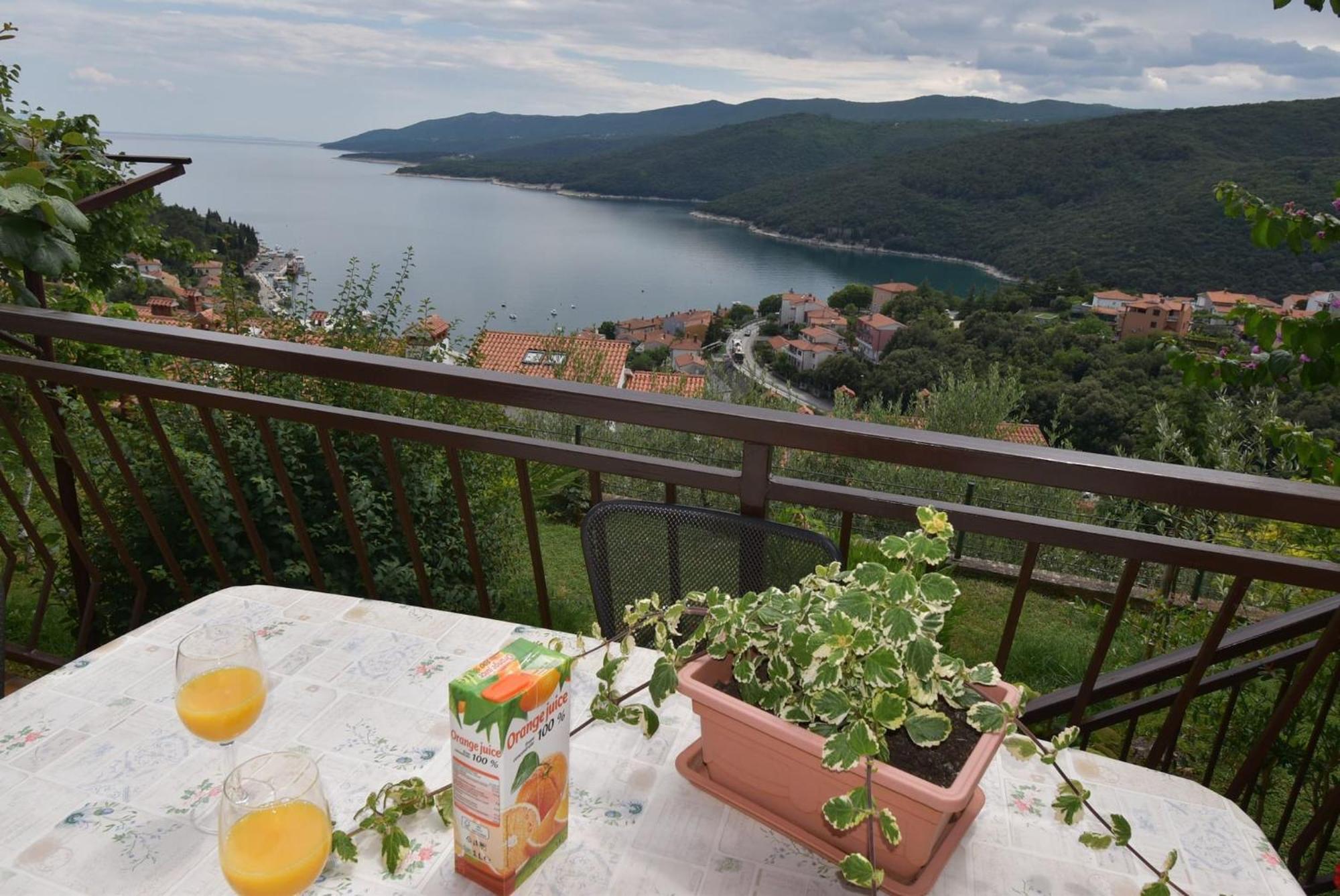Apartment Neda In Rabac With Bay View Экстерьер фото
